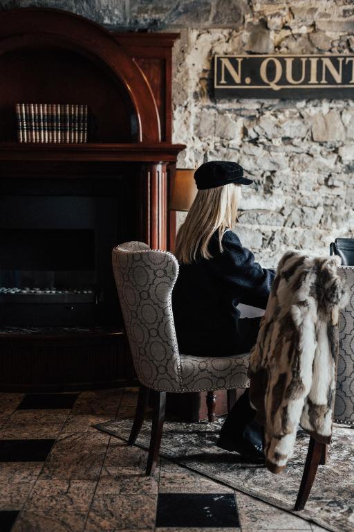 Auberge du Vieux Port by Gray Collection - Resim 10