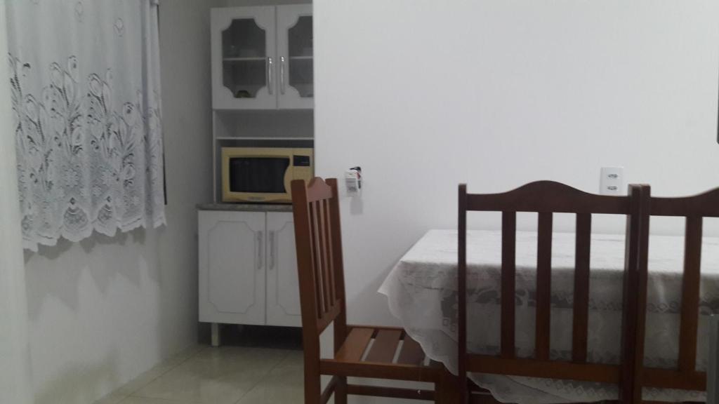 CASA 01 DORM TERRENO COMPARTIDO
