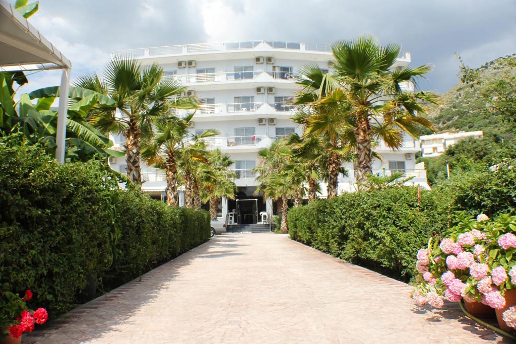 Hotel Blue Days - Image 9