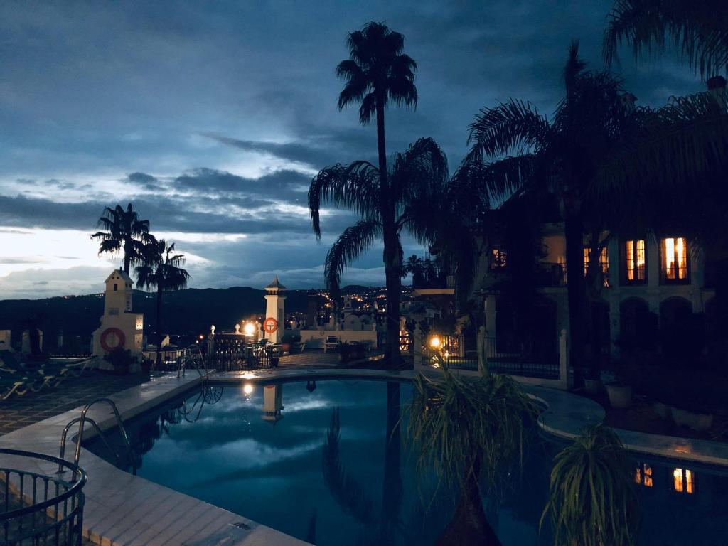 Luxury Puebla Aida with Golf & Sea View - Superior Apartment
