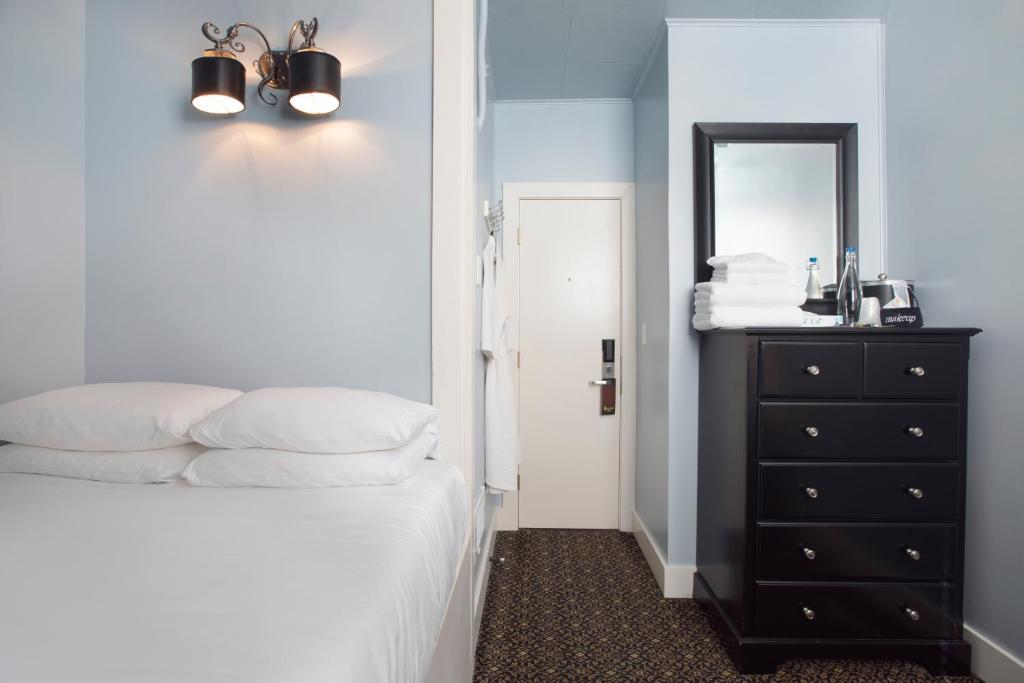 Ballard Inn photo