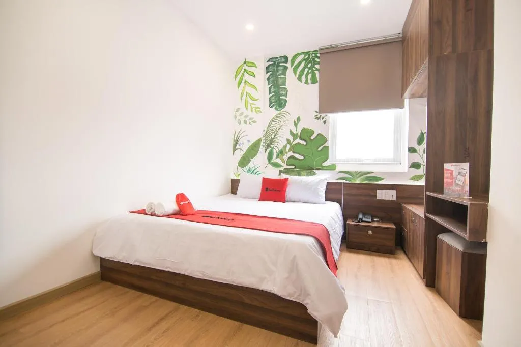 RedDoorz Plus @ Tran Quang Khai Street, Ho Chi Minh City, Vietnam