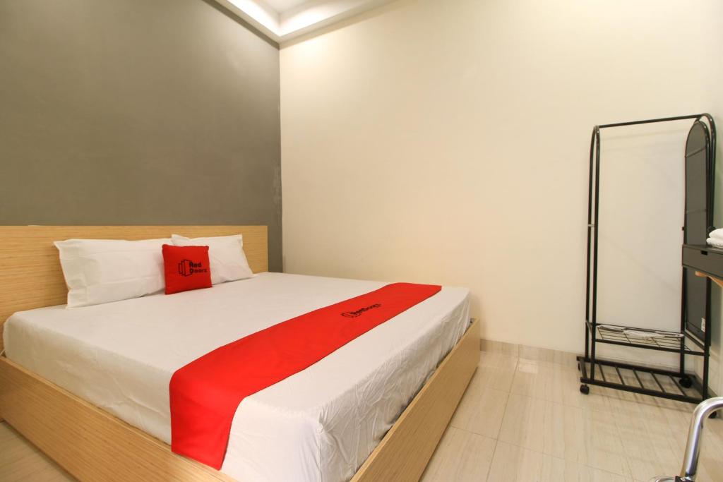 RedDoorz at Hotel Putra Perdana Klaten - Double Room