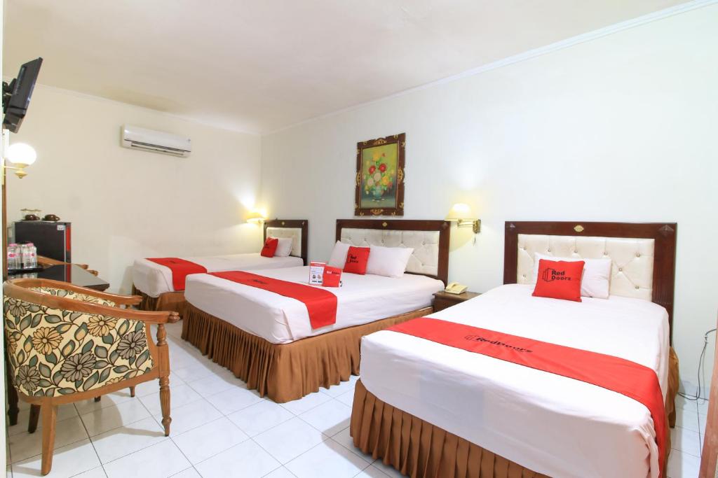 RedDoorz at Hotel Putra Perdana Klaten - Family Room