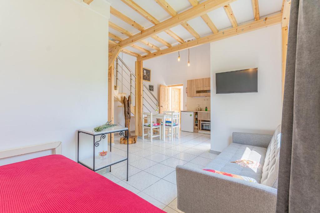 A kitchen or kitchenette at Happiness Apartments