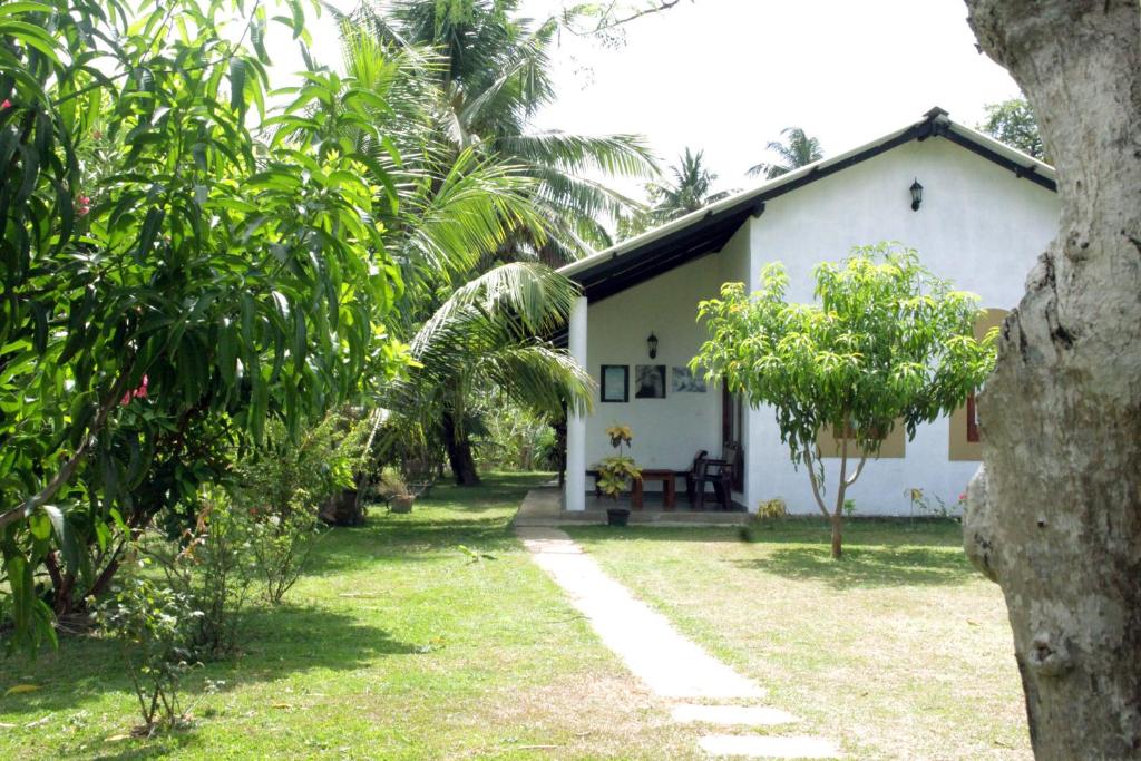 Zahrada ubytování Hideaway Homestay Habarana
