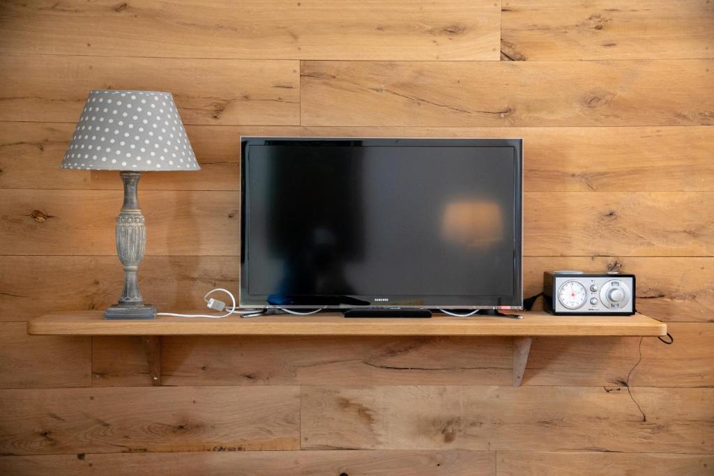 TV o dispositivi per l'intrattenimento presso Das Landhaus Apartments Prägant