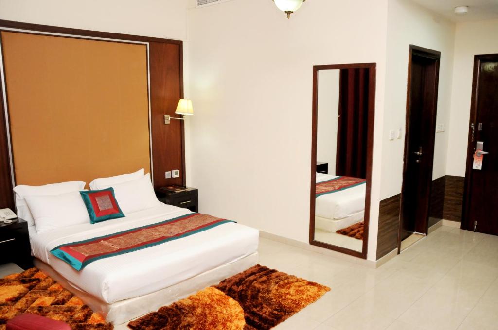 فندق قوس قزح الإمارات دبي Booking Com