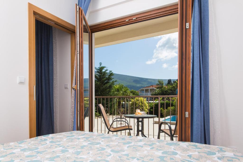 Nespecifikovaný výhled na hory nebo výhled na hory při pohledu z apartmánu