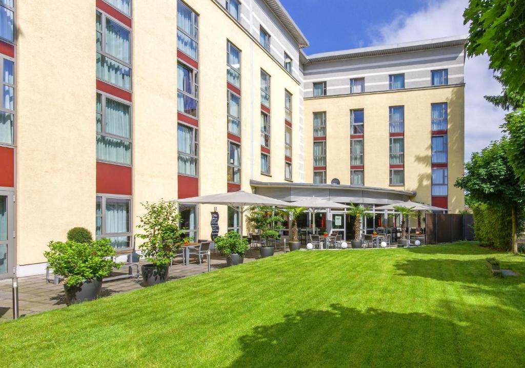 Vrt pred nastanitvijo PhiLeRo Hotel Köln