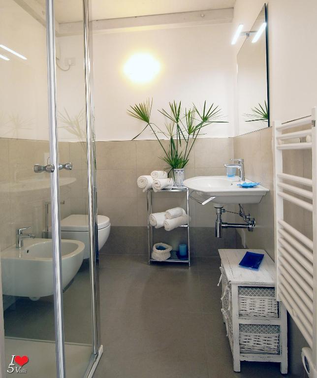 A bathroom at Agriturismo La dimora dei Re