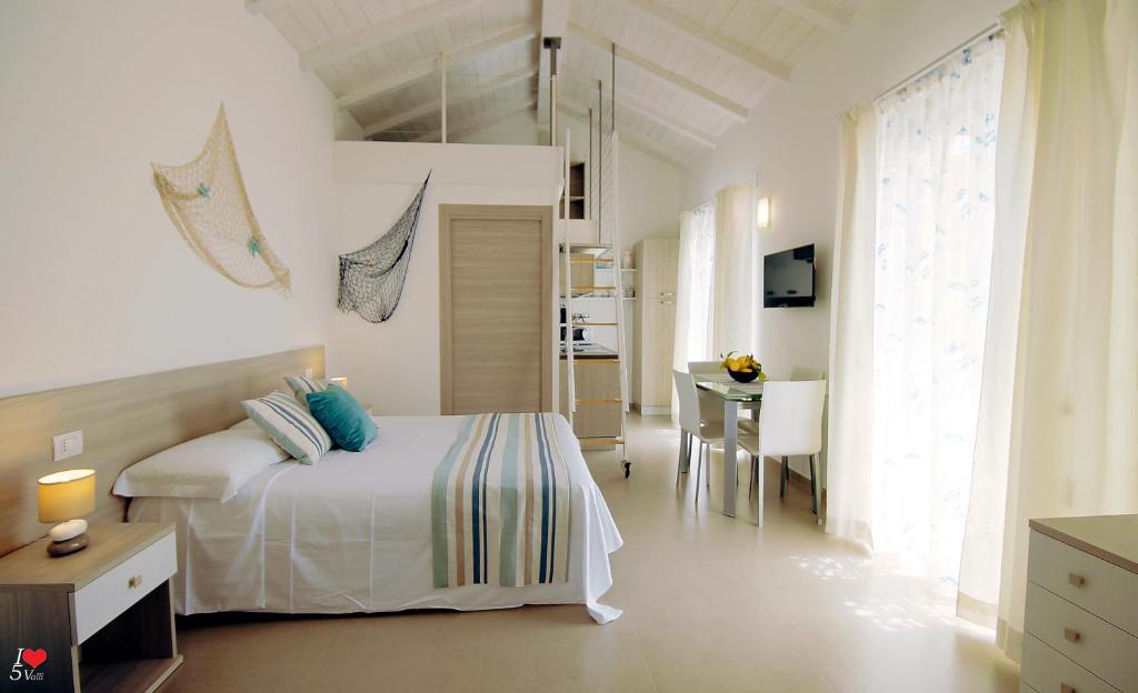 A bed or beds in a room at Agriturismo La dimora dei Re
