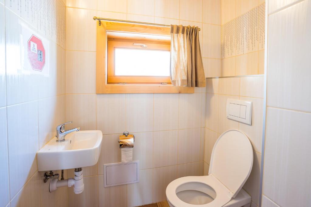 Koupelna v ubytování Sojka Resort