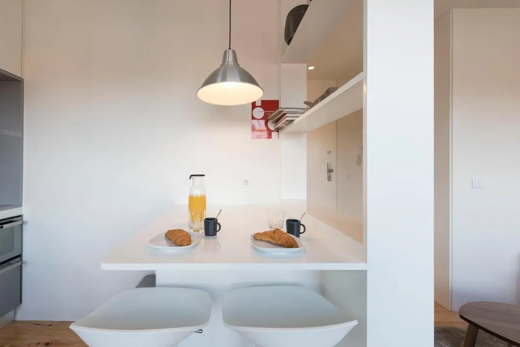LovelyStay - Gorgeous Modern Flat w/ Balcony, Porto, Portugal