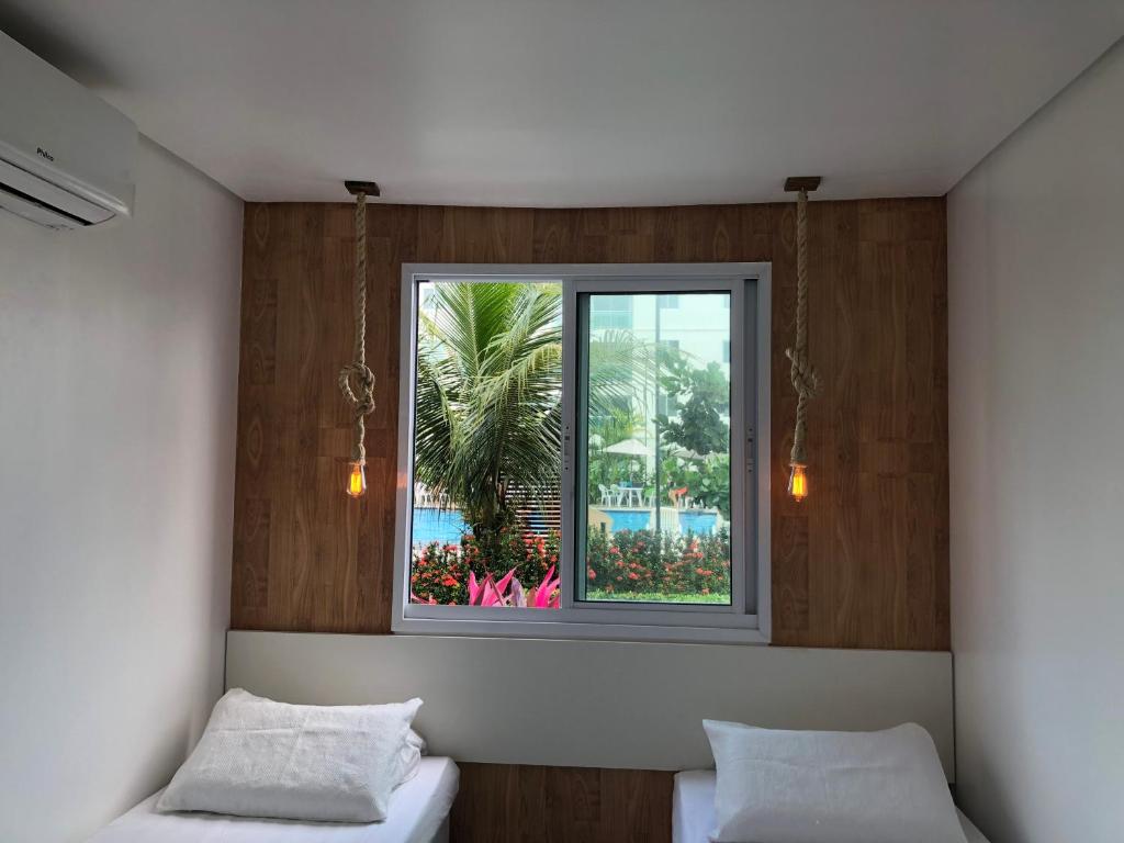  Palm Acqua Resort