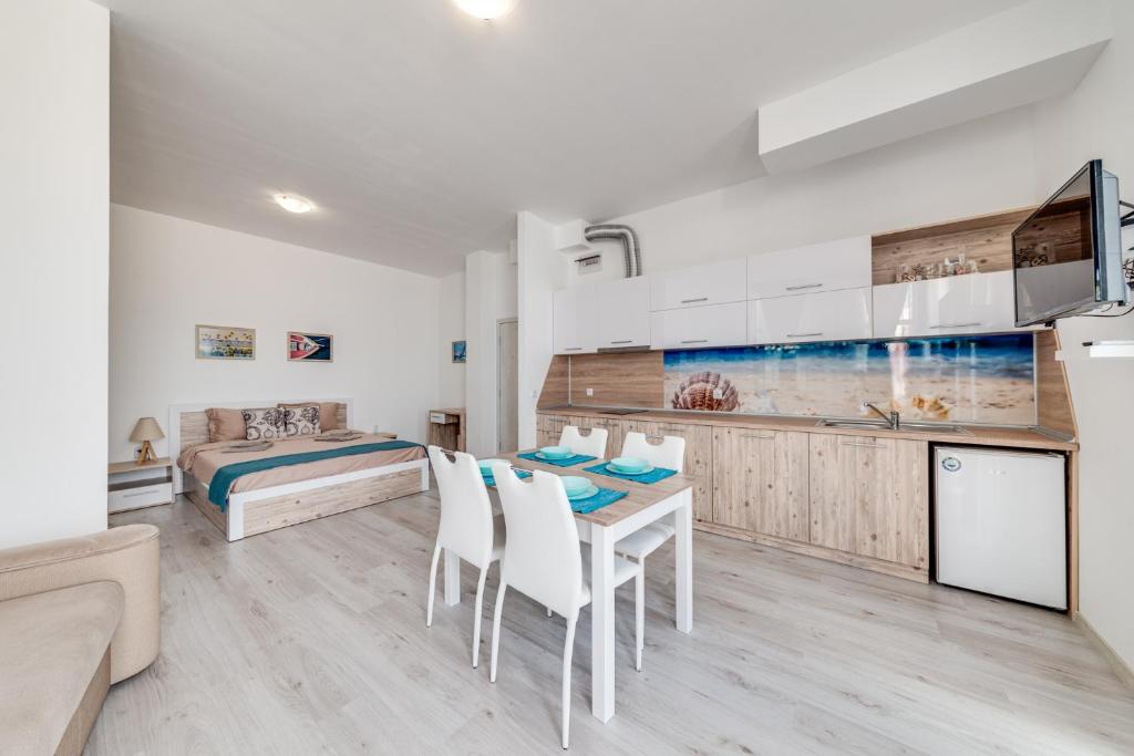 Balchik Amazing Sea Apartments - Apartment With Sea View