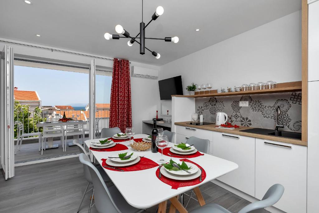 Fotografie z fotogalerie ubytování Apartments Strada Tučepi v Tučepi