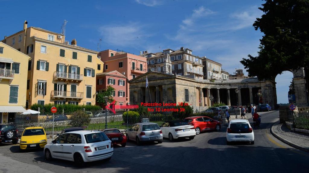 Zdjęcie z galerii obiektu Palazzino Leone - Corfu Old Town Liston Deluxe Apartment w Korfu