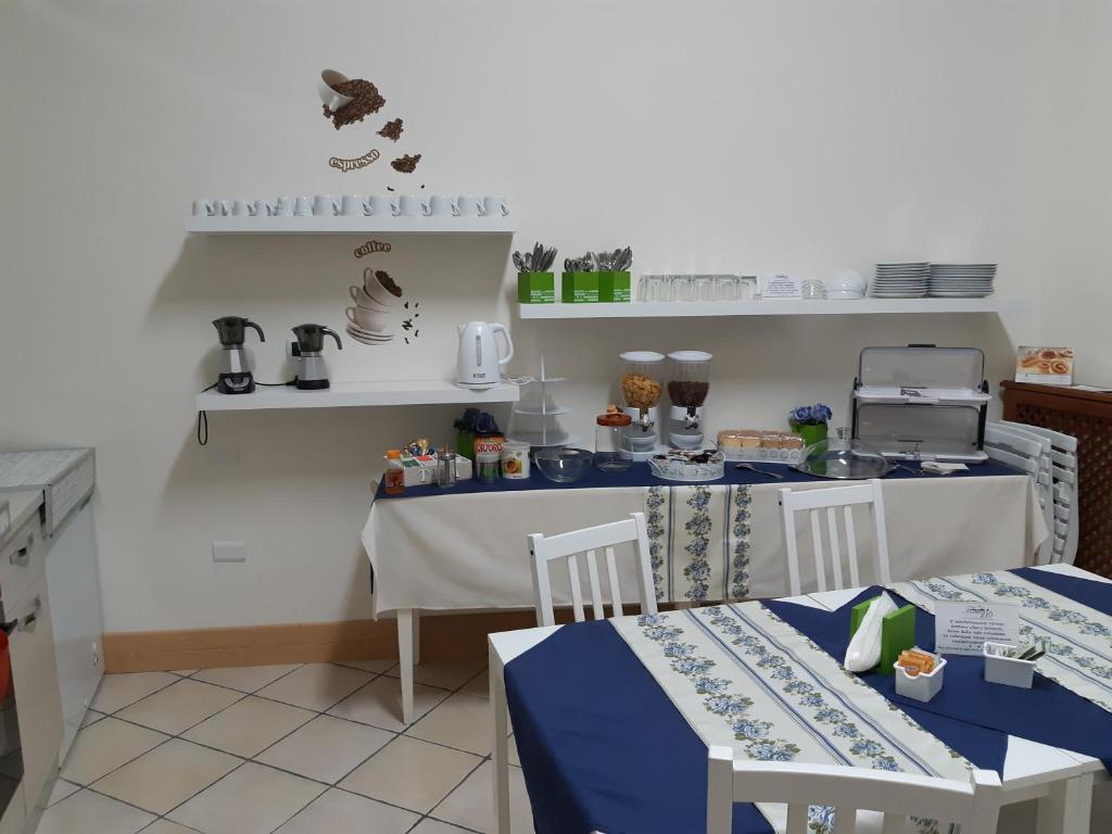 Kuchnia lub aneks kuchenny w obiekcie B&B Foria 210