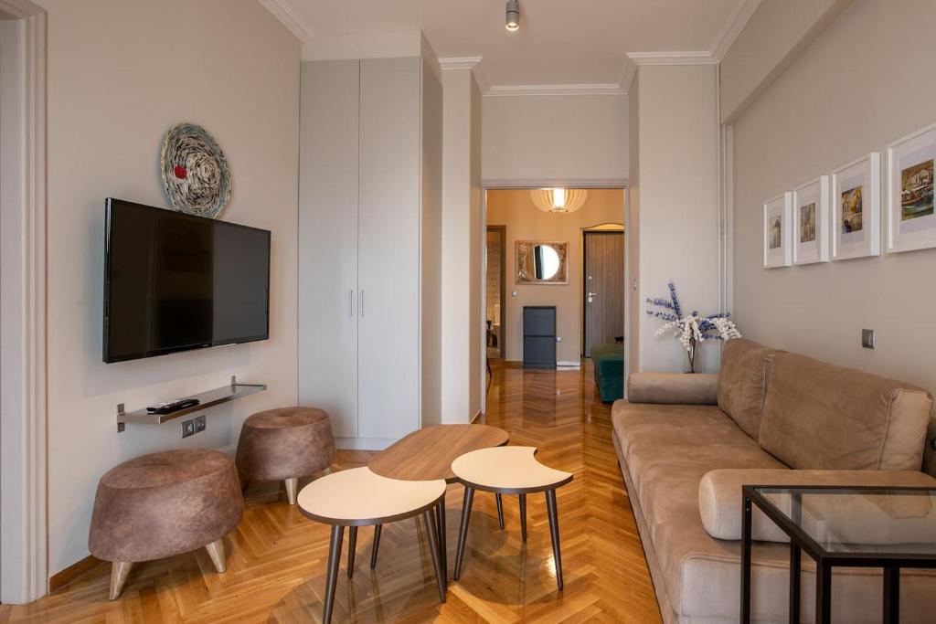 Fotografie z fotogalerie ubytování Luxurious 4 bdrm+3 bath Apt in the heart of Athens v Aténách