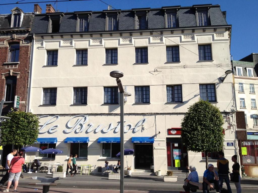 Gallery image of Hotel Le Bristol in Valenciennes