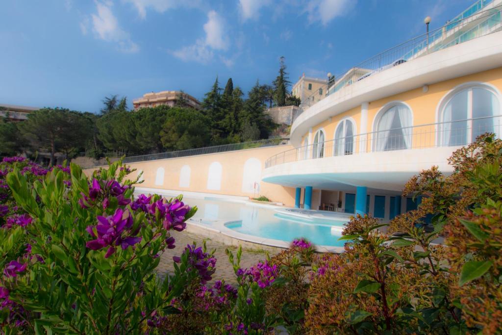 Bazén v ubytování Residence Modus Vivendi nebo v jeho okolí