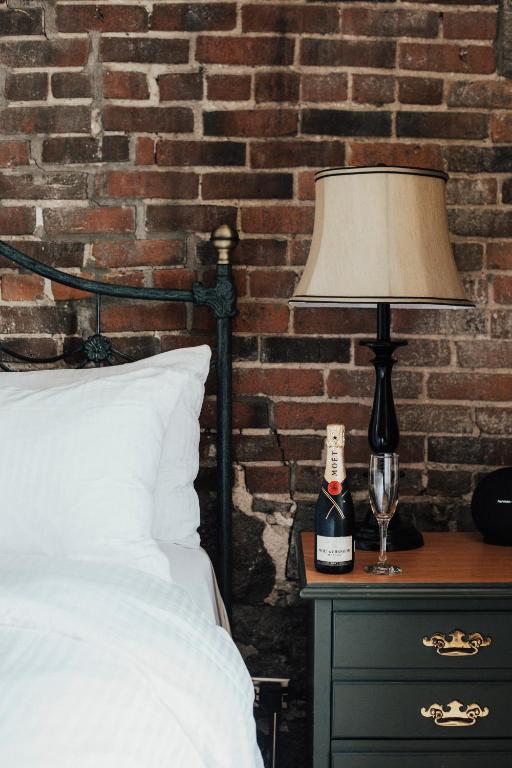 Auberge du Vieux Port by Gray Collection - Resim 26