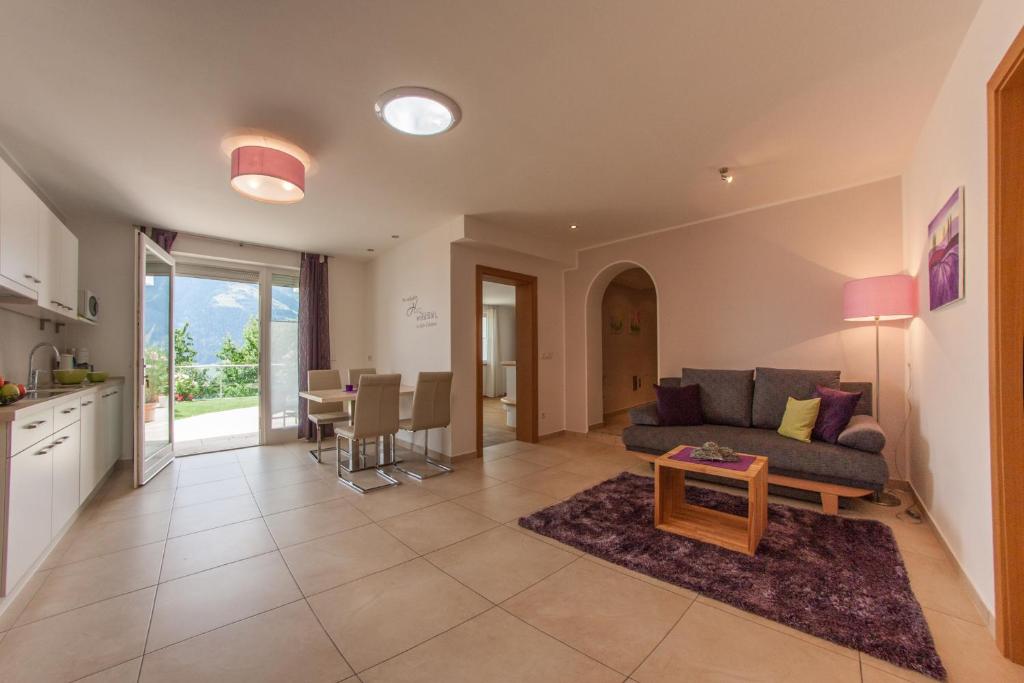 Kuchyňa alebo kuchynka v ubytovaní Appartements Verdinserhöhe