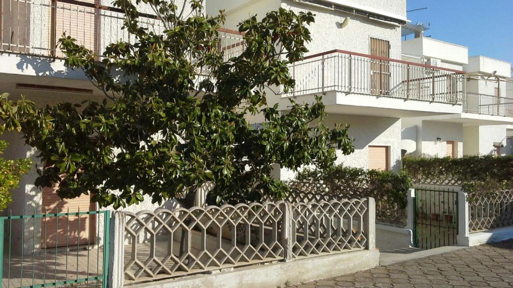 Das Gebäude in dem sich das Ferienhaus befindet