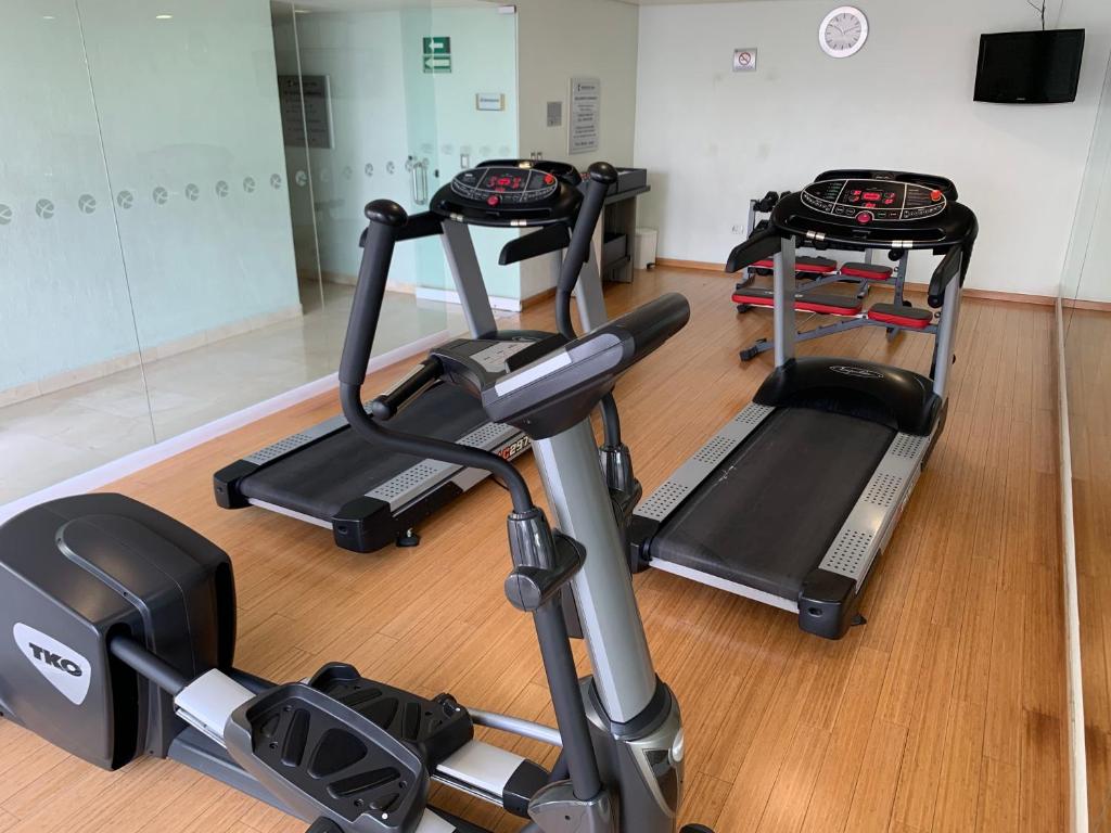 Fitness centrum a/nebo fitness zařízení v ubytování Hotel Mercury Inn
