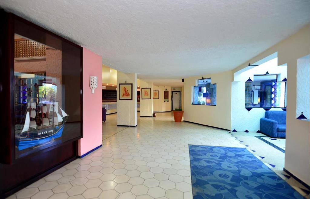 Kuchyň nebo kuchyňský kout v ubytování UMH Tarik Hotel