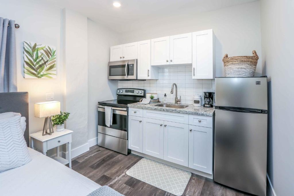 Designed Private Suites in Miami - Estudio De Reina