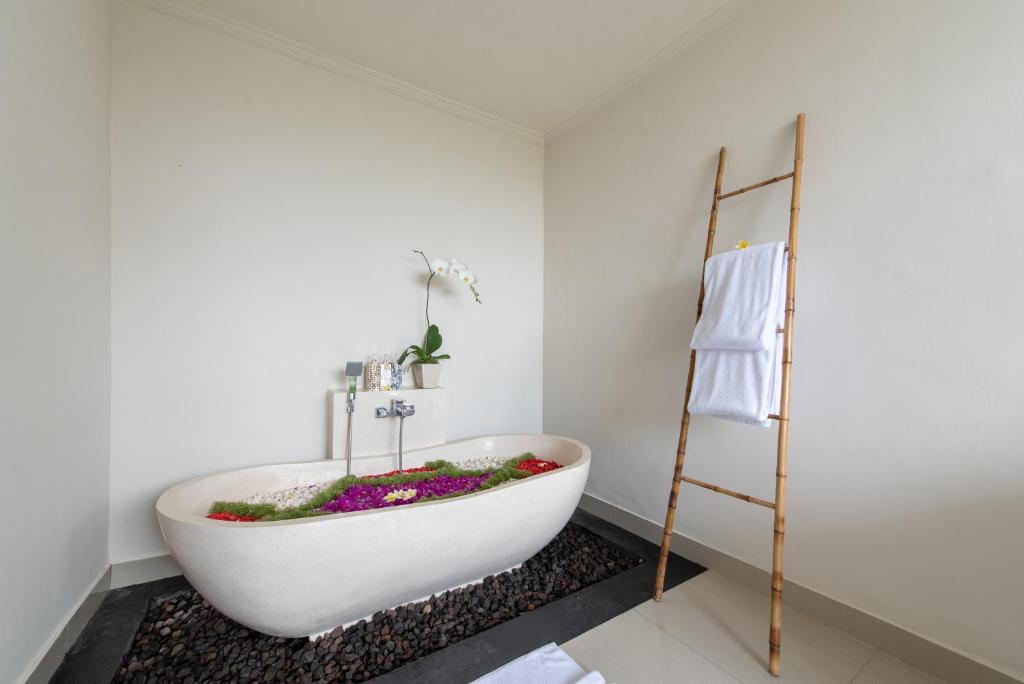 Villa Cendrawasih Ubud - Three-Bedroom Villa