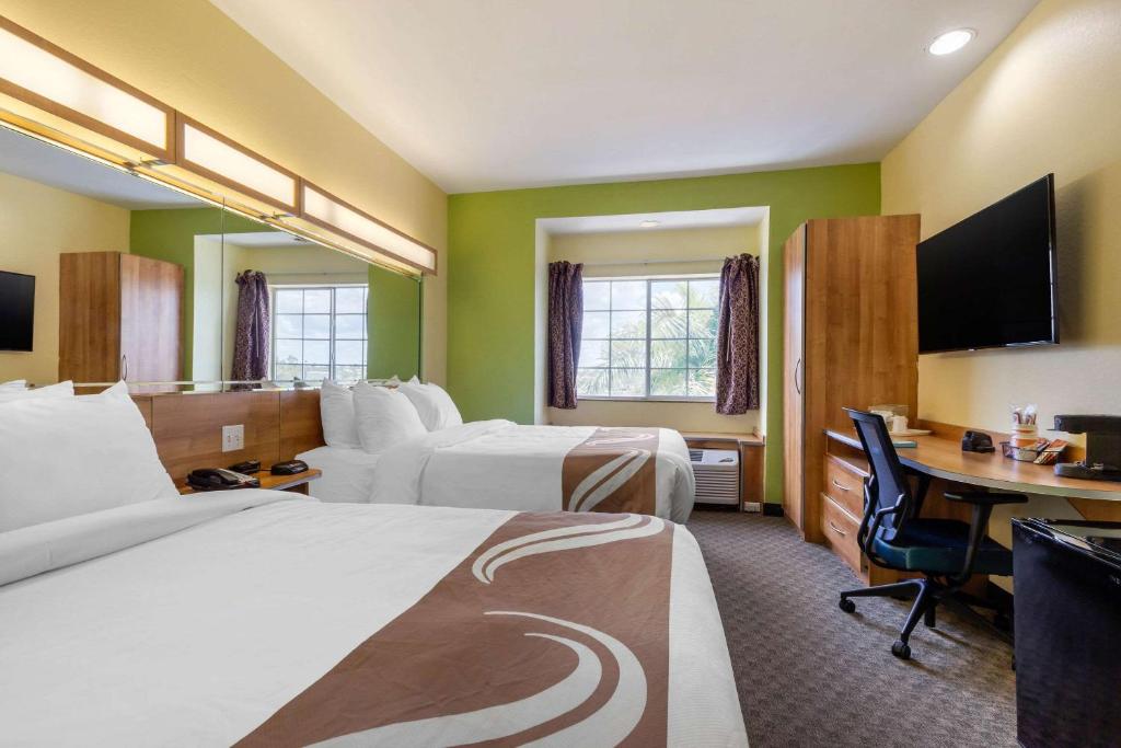 Quality Inn & Suites Lehigh Acres Fort Myers - Chambre Queen Avec Deux Lits Queen - Non-fumeur