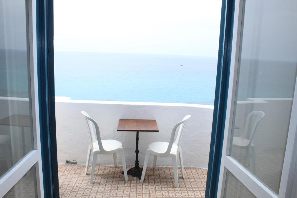 Nespecifikovaný výhled na moře nebo výhled na moře při pohledu z aparthotelu
