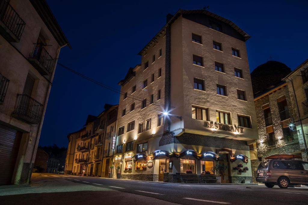 Budova, kde se hotel nachází