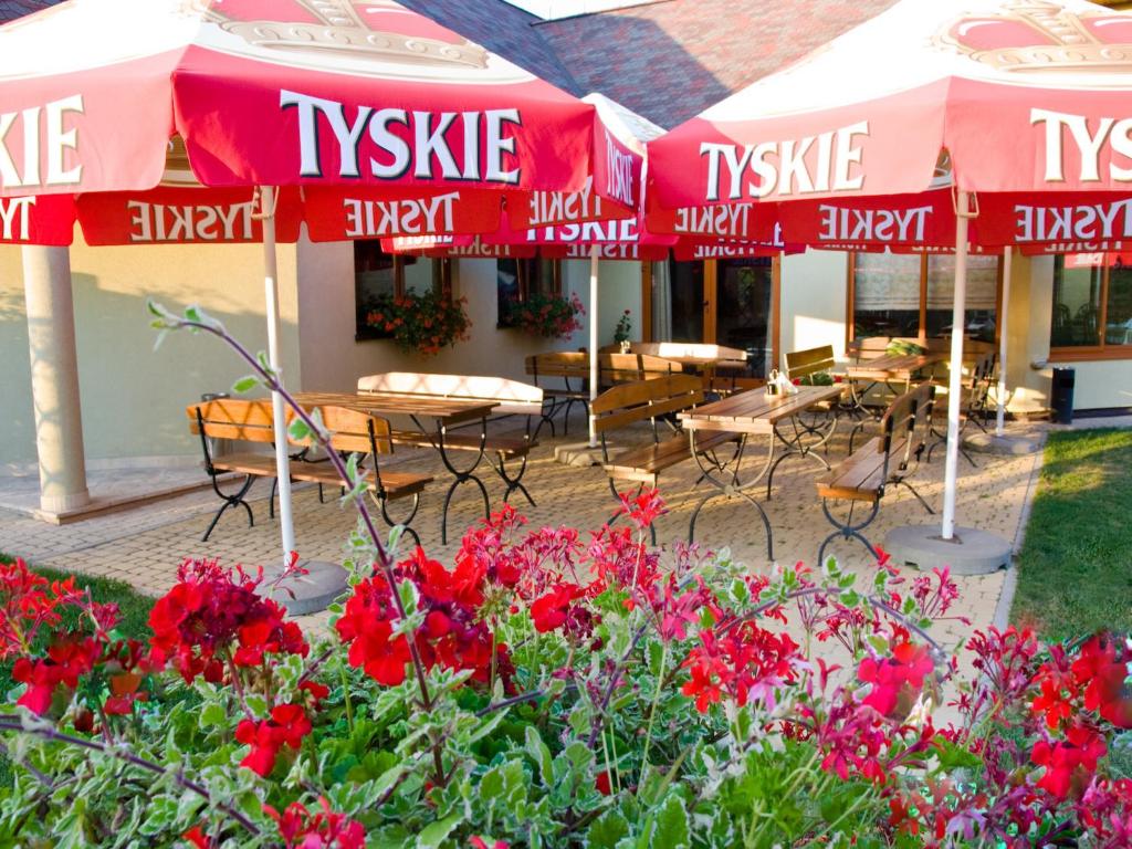 Restauracja lub miejsce do jedzenia w obiekcie Hotel Kochanów