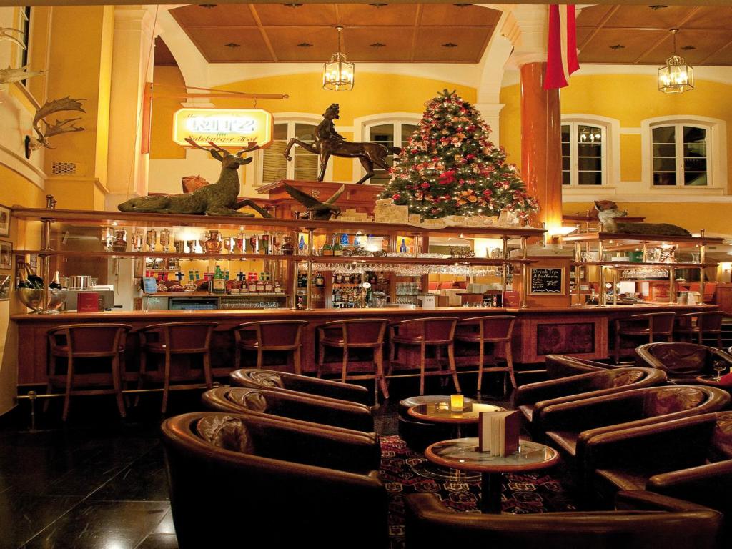Lounge nebo bar v ubytování Hotel Salzburger Hof