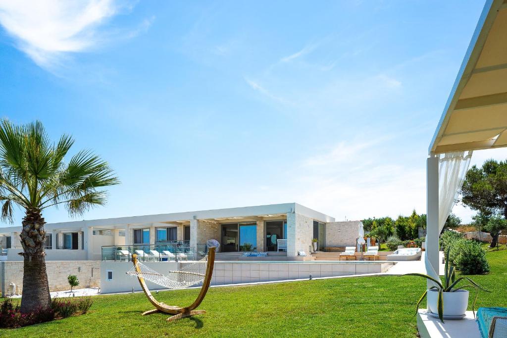 Vonkajšia záhrada v ubytovaní Elias Luxury Villa