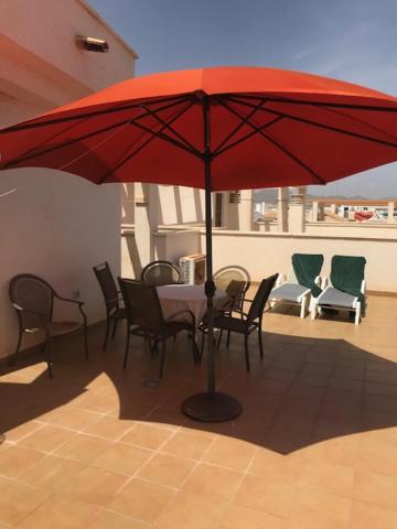 Balkón nebo terasa v ubytování Apartamento La Marina - VVMU057