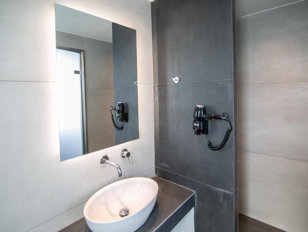 Łazienka w obiekcie Kallos Imar Boutique Hotel
