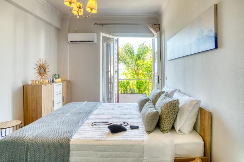 Plaza Filellinon - 11