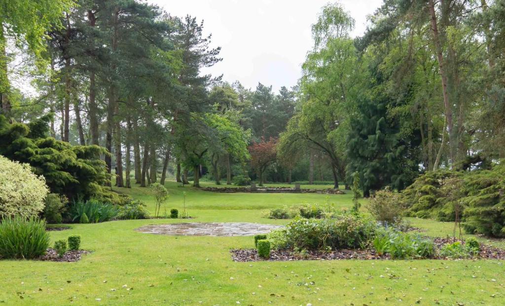 Сад в Great Hallingbury Manor & Lodges London Stansted