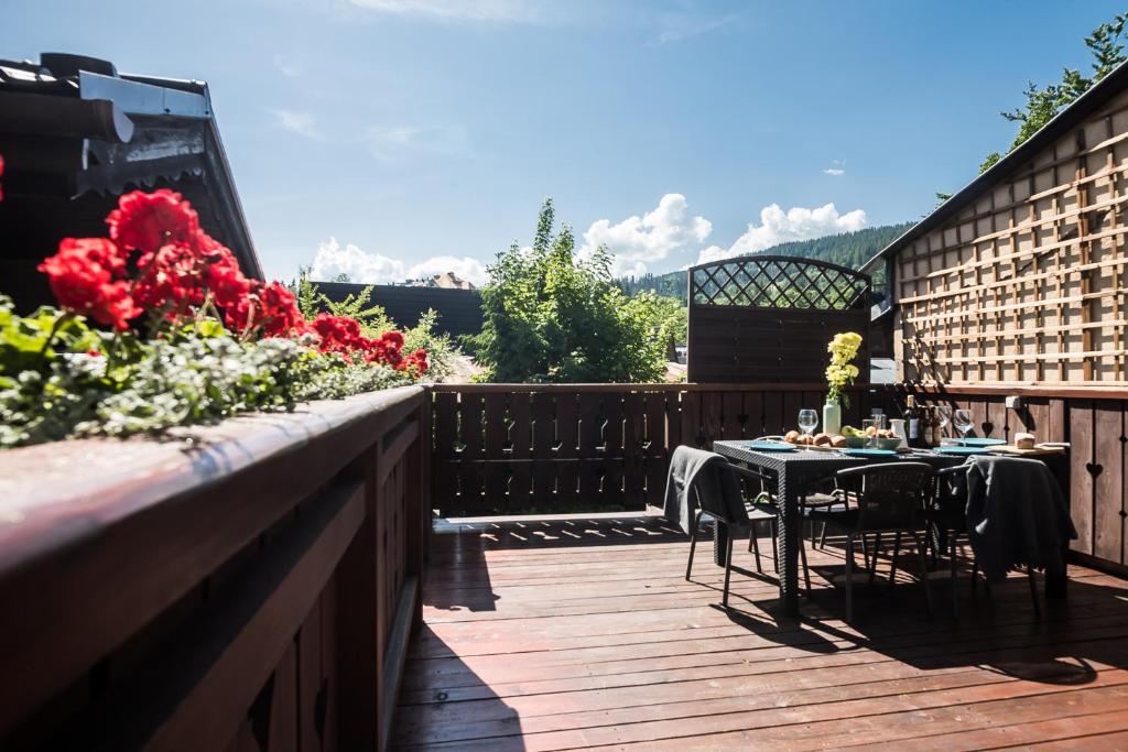 Balkón alebo terasa v ubytovaní Apartamenty ForRest Nowotarska