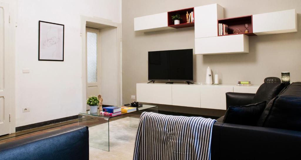 Zdjęcie z galerii obiektu JOIVY Splendid 3BR Apt with Parking and Terrace in Como w Como