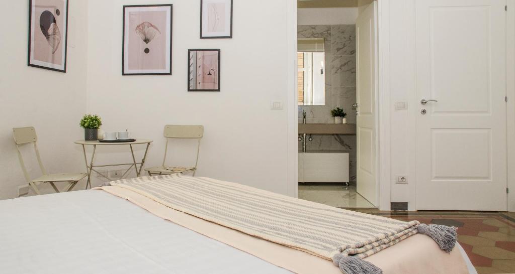 Zdjęcie z galerii obiektu JOIVY Splendid 3BR Apt with Parking and Terrace in Como w Como