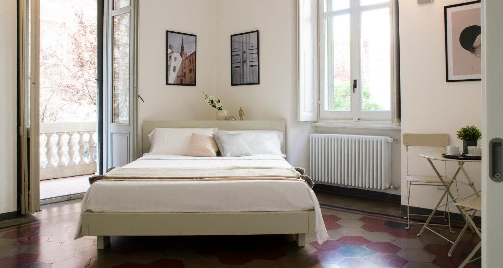 Zdjęcie z galerii obiektu JOIVY Splendid 3BR Apt with Parking and Terrace in Como w Como