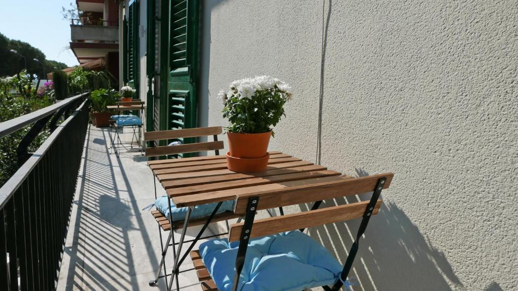 Balkón nebo terasa v ubytování Three Rooms