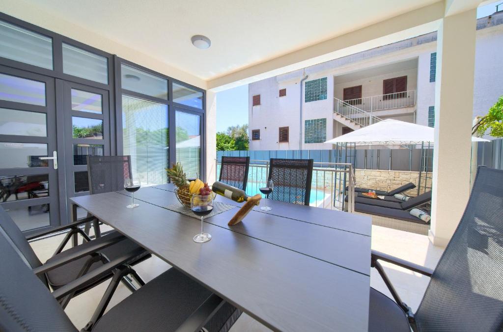 Bazén v ubytovaní Luxury VALL Apartment alebo v jeho blízkosti