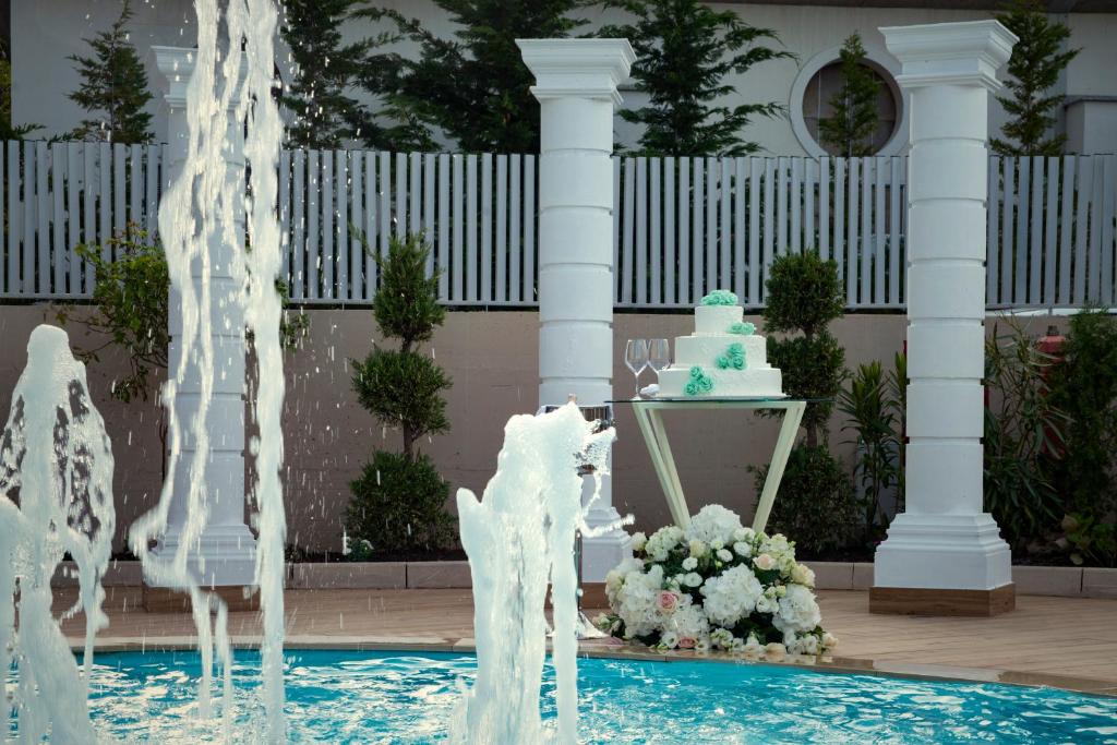 Bazén v ubytování Hotel Duchessa Della Sila nebo v jeho okolí